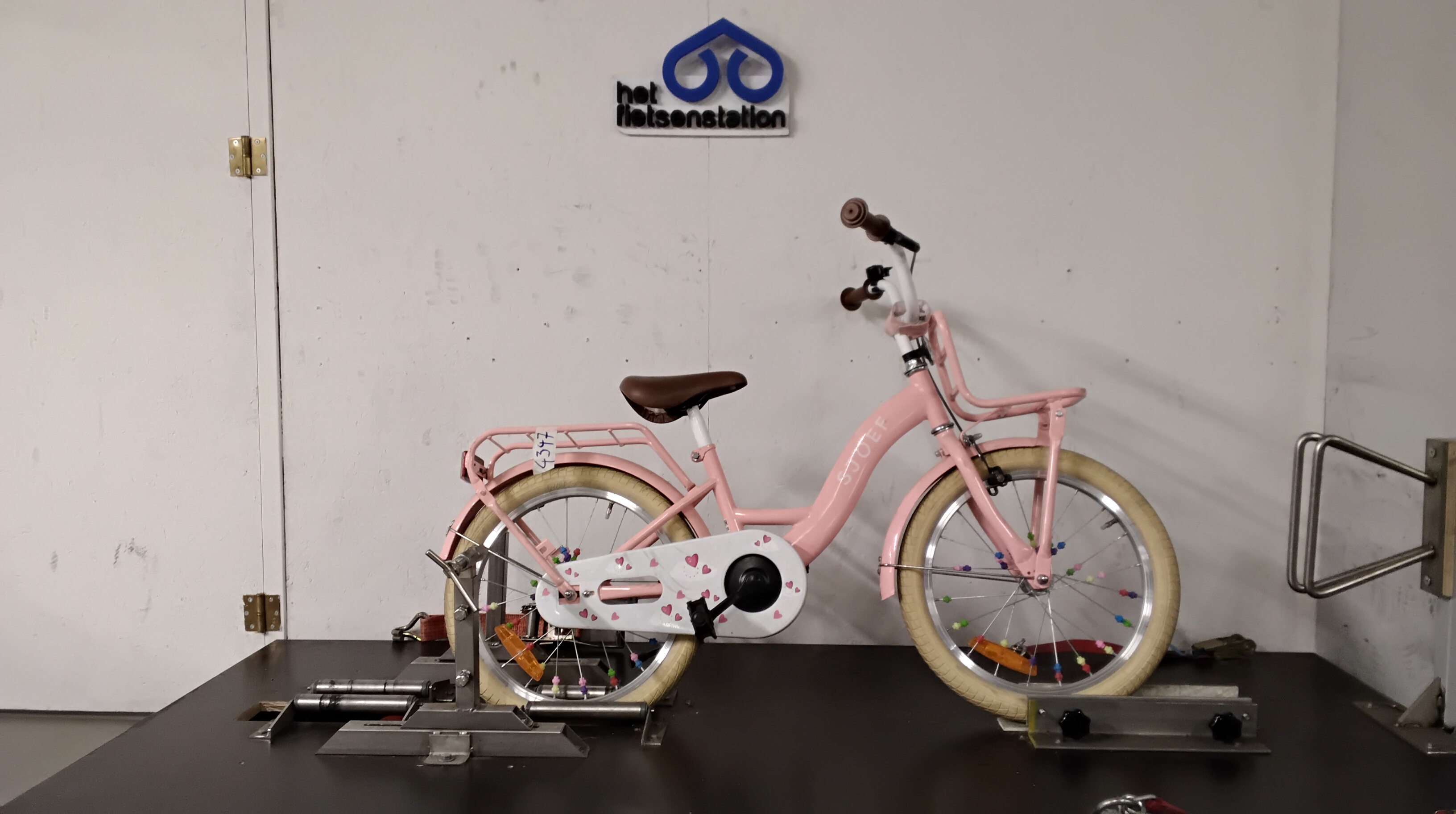 Fiets nr. 4347 Sjoef Dolly Meisjesfiets 25 cm kleur Roze