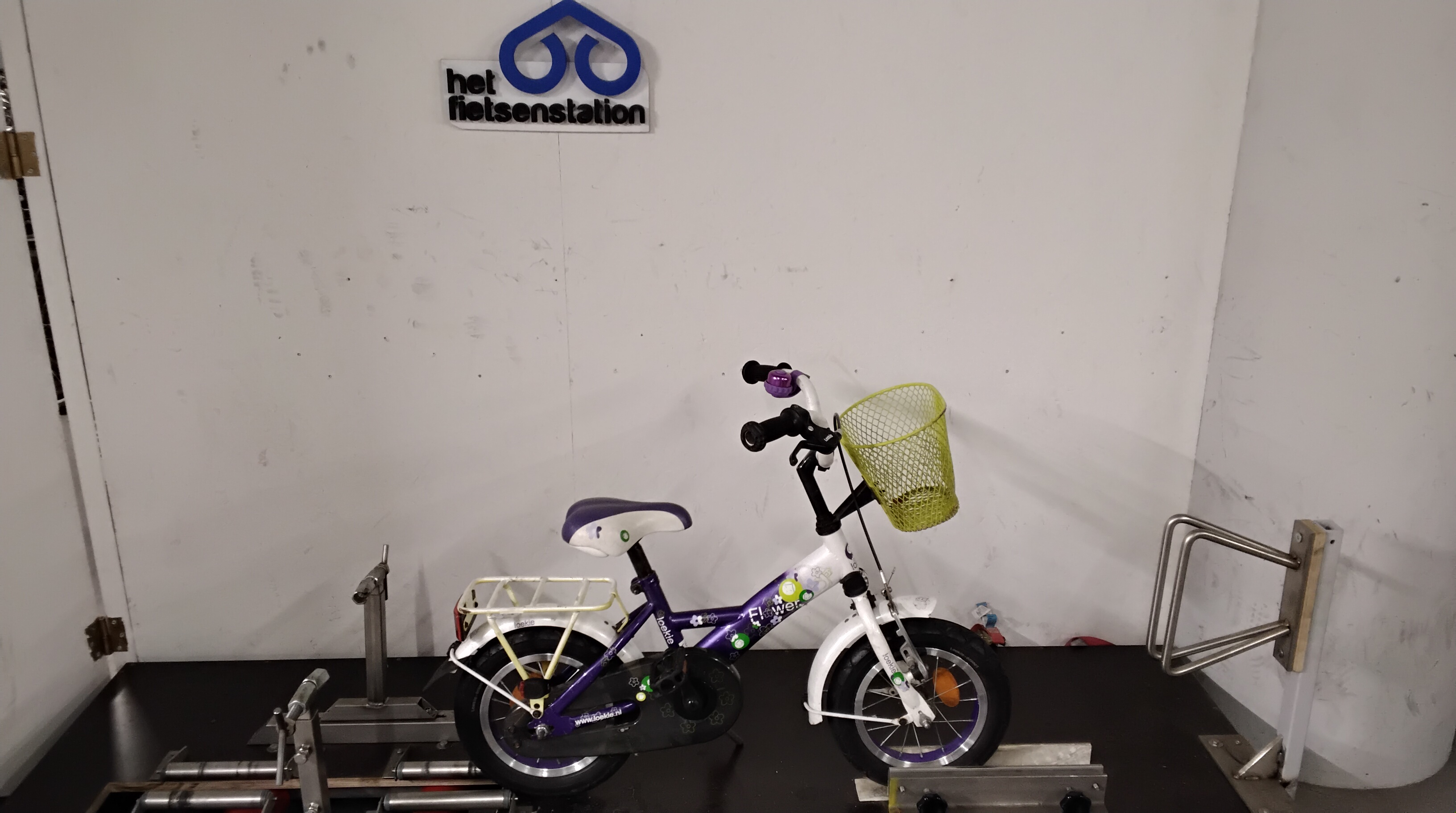 Loekie flower Kinderfiets 20 cm