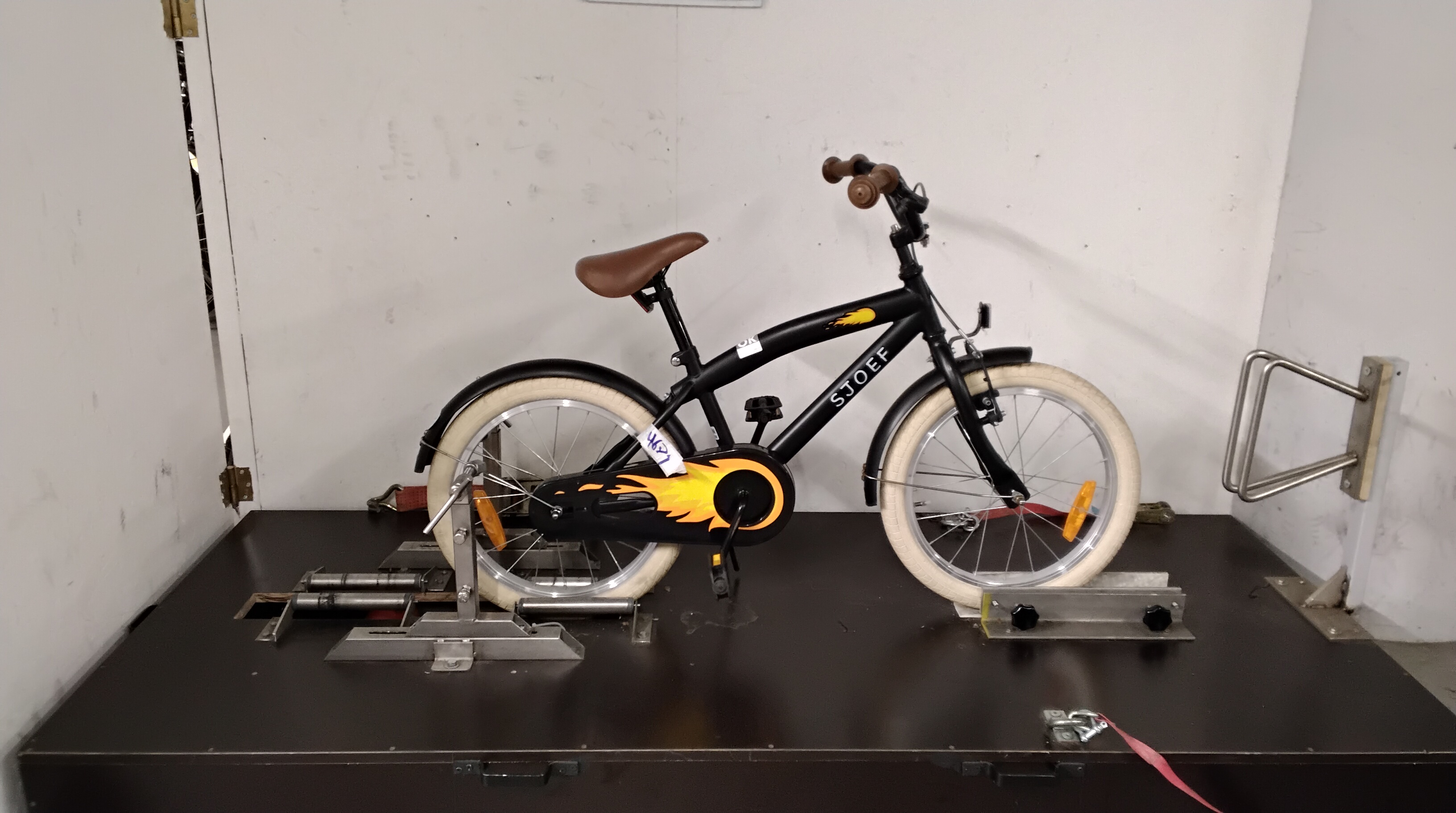 Fiets nr. 4671 Sjoef Sjoef Kinderfiets 27 cm kleur Zwart